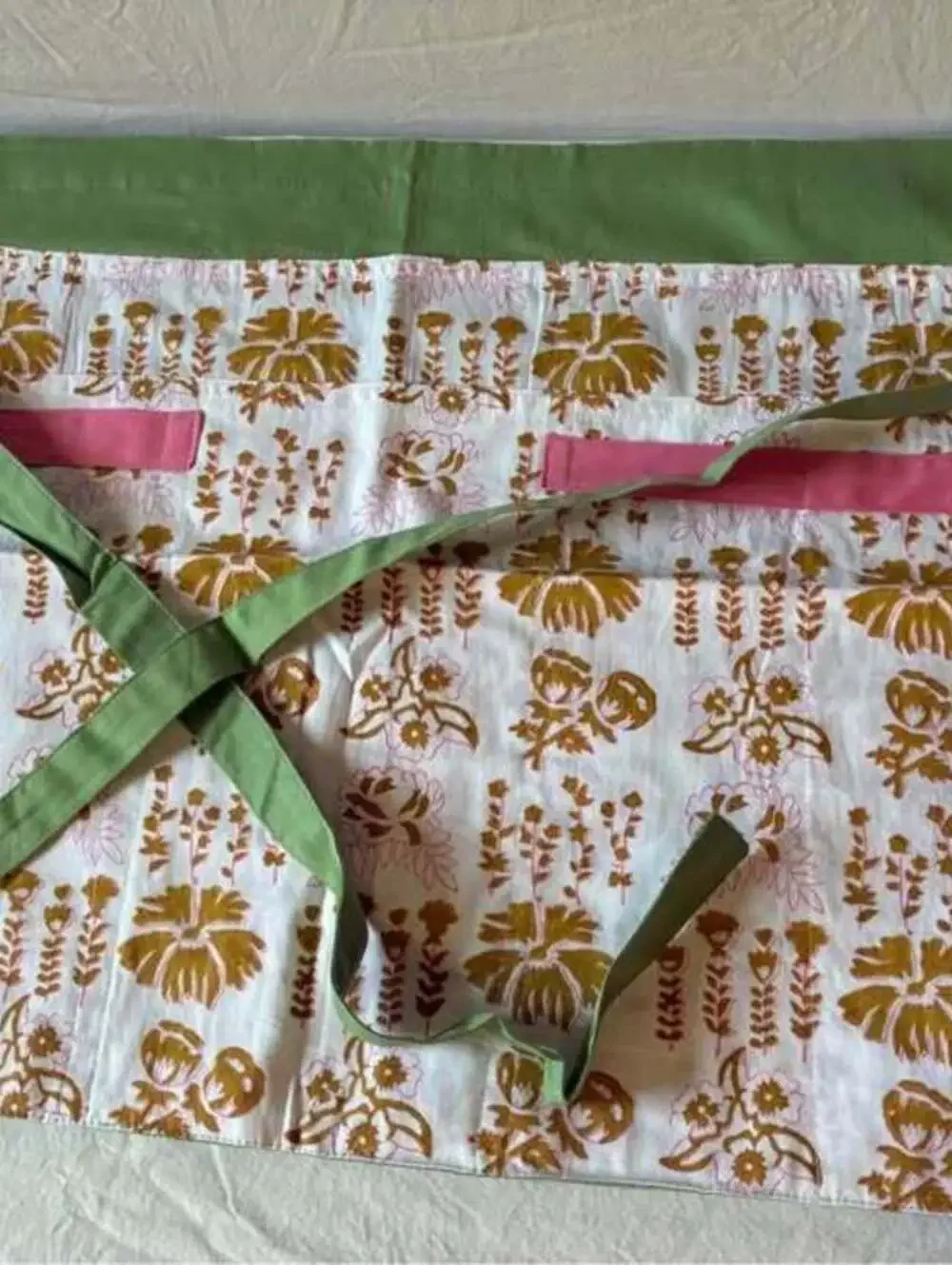 Floral Multi-Pocket Waist Apron